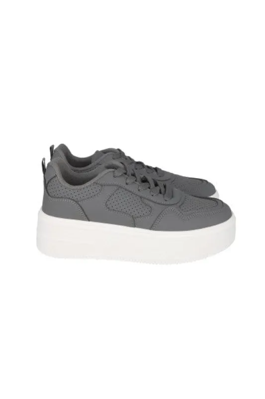 Tenis Retro Plataforma Perforados sold by Shasa