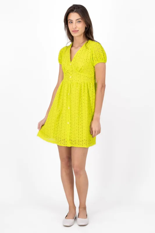 Vestido Bordado Suizo Botones sold by Shasa