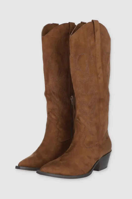 Bota Vaquera Larga Sencilla Bordados sold by Shasa