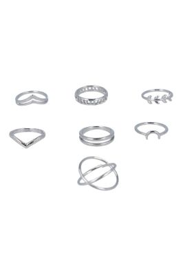 Set 7 piezas anillos media luna sold by Shasa