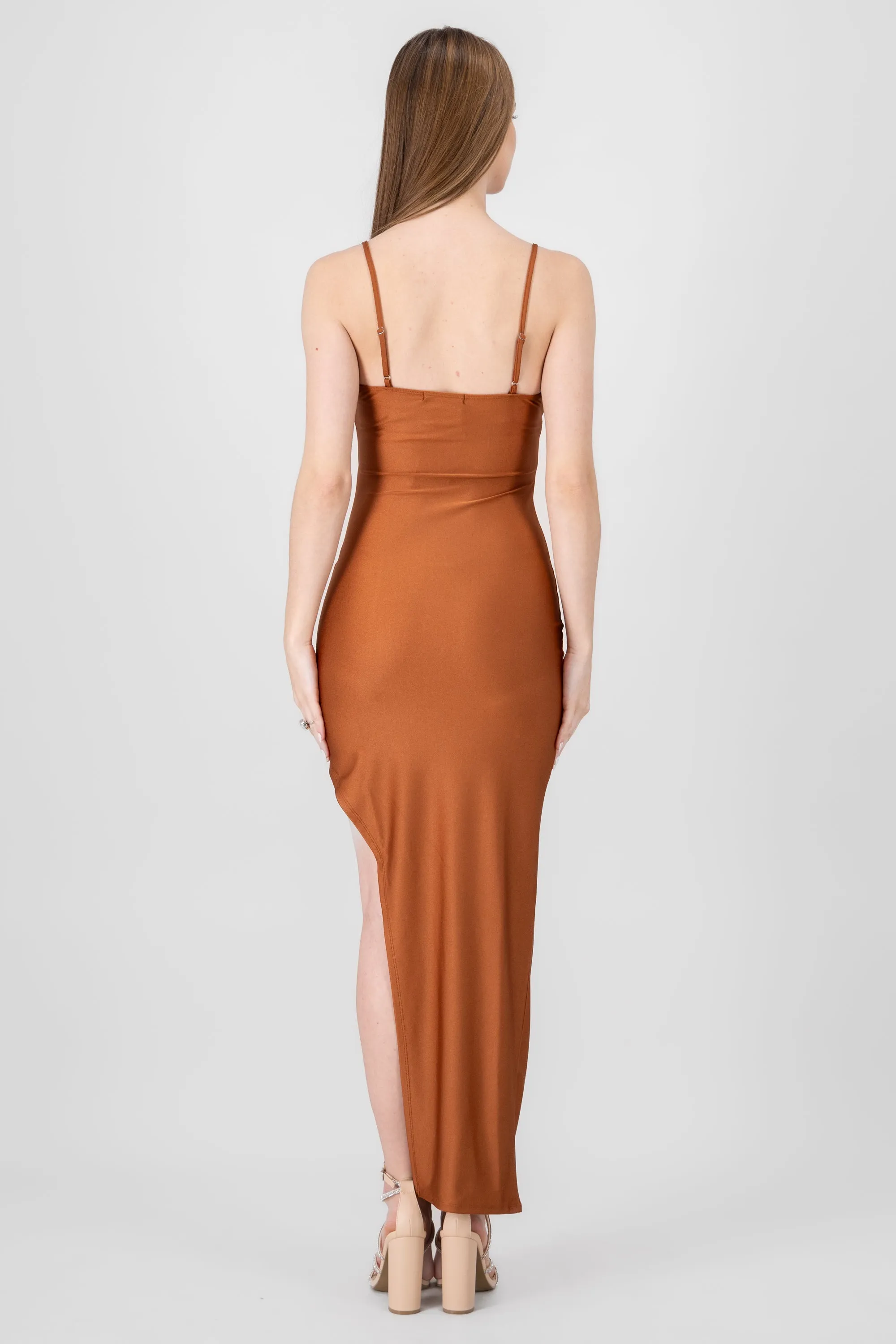 Maxi vestido liso escote brillos sold by Shasa product image thumbnail 4