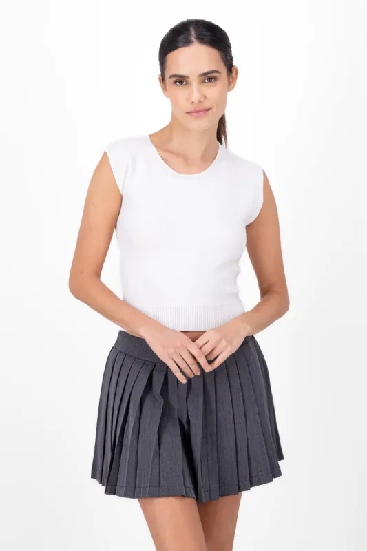 Sueter liso sin mangas sold by Shasa