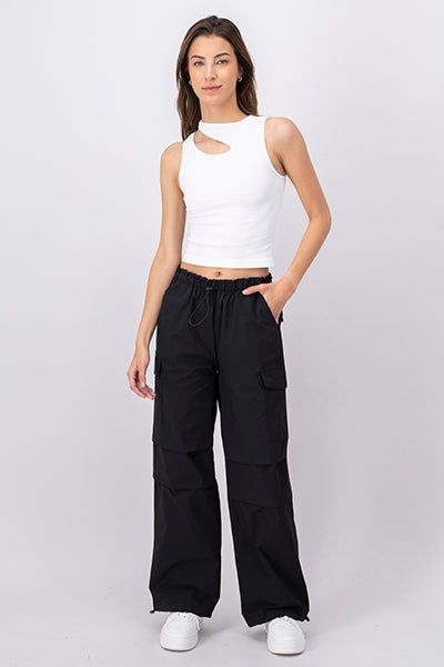 Pantalón Parachute Bolsillos Cargo sold by Shasa