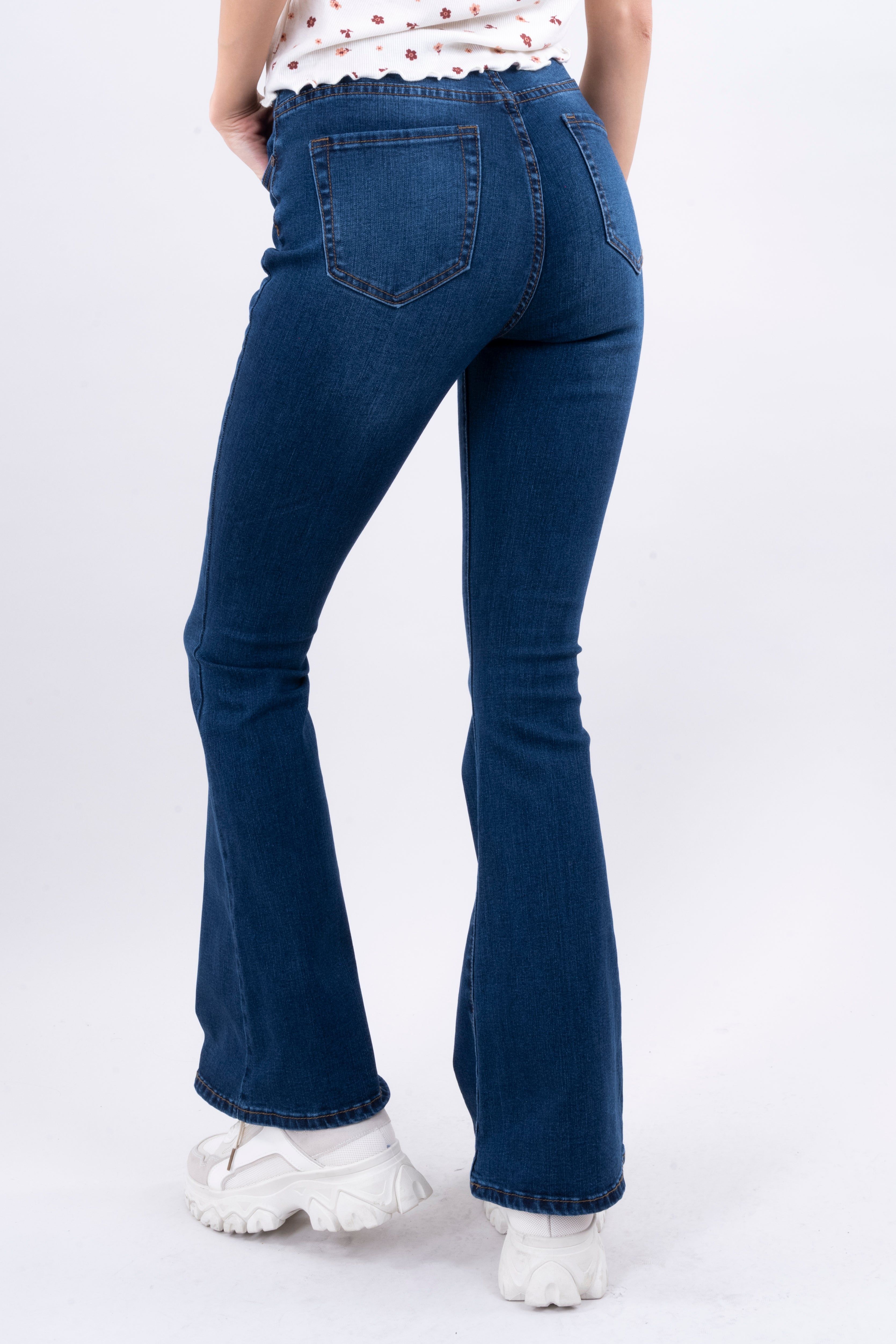 Jeans flared ligeramente deslavados sold by Shasa product image thumbnail 4