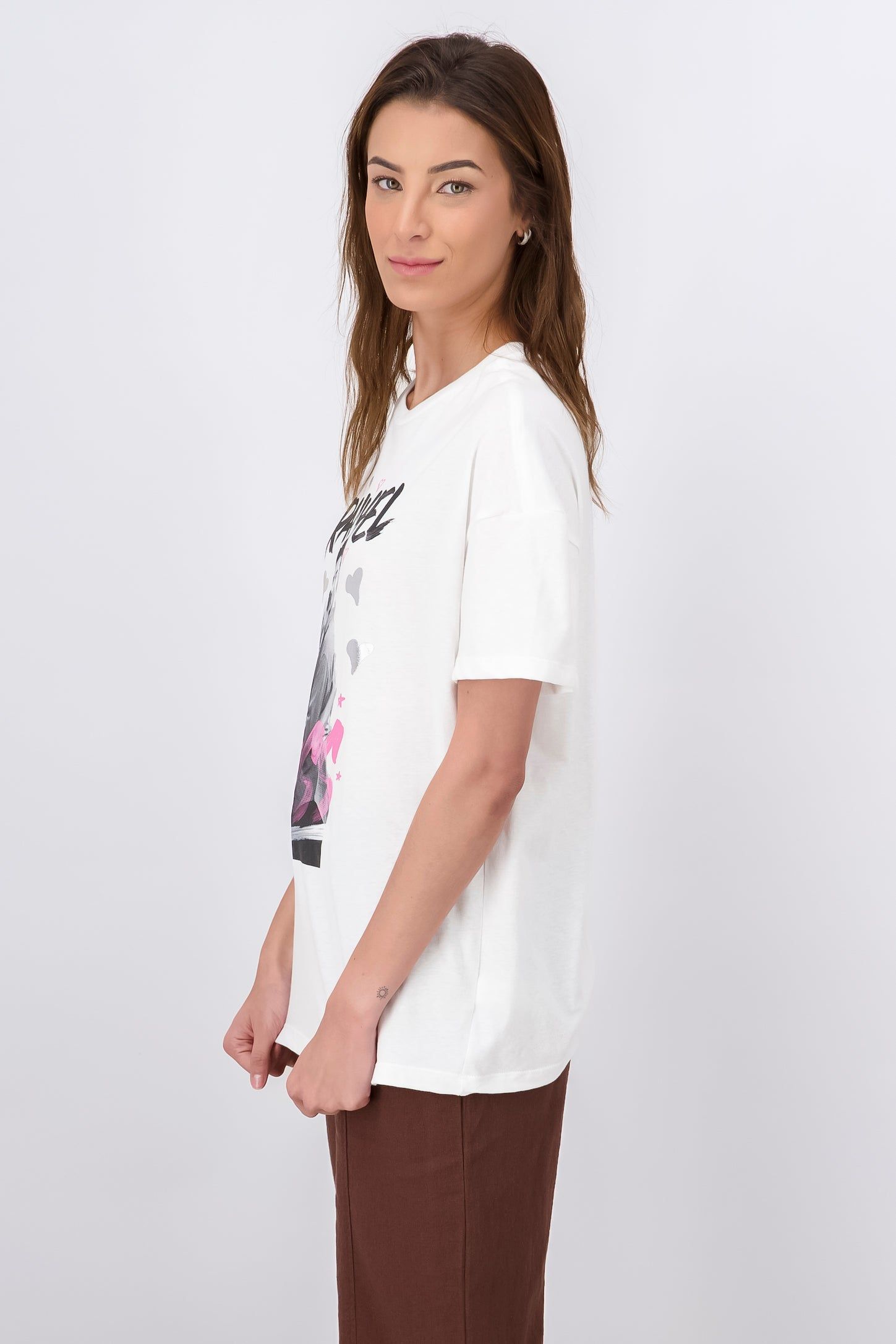 Playera Rachel Y Ross Over Manga Corta sold by Shasa product image thumbnail 3