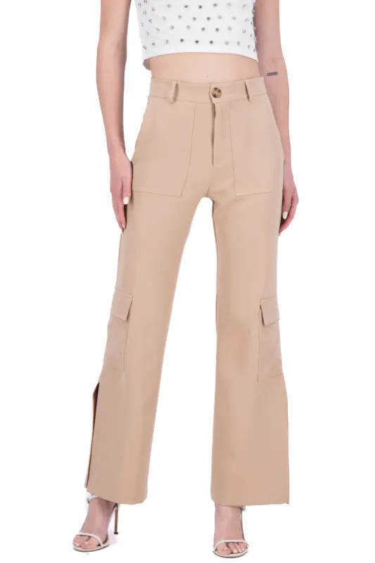 Pantalón sastreado bolsillos cargo sold by Shasa