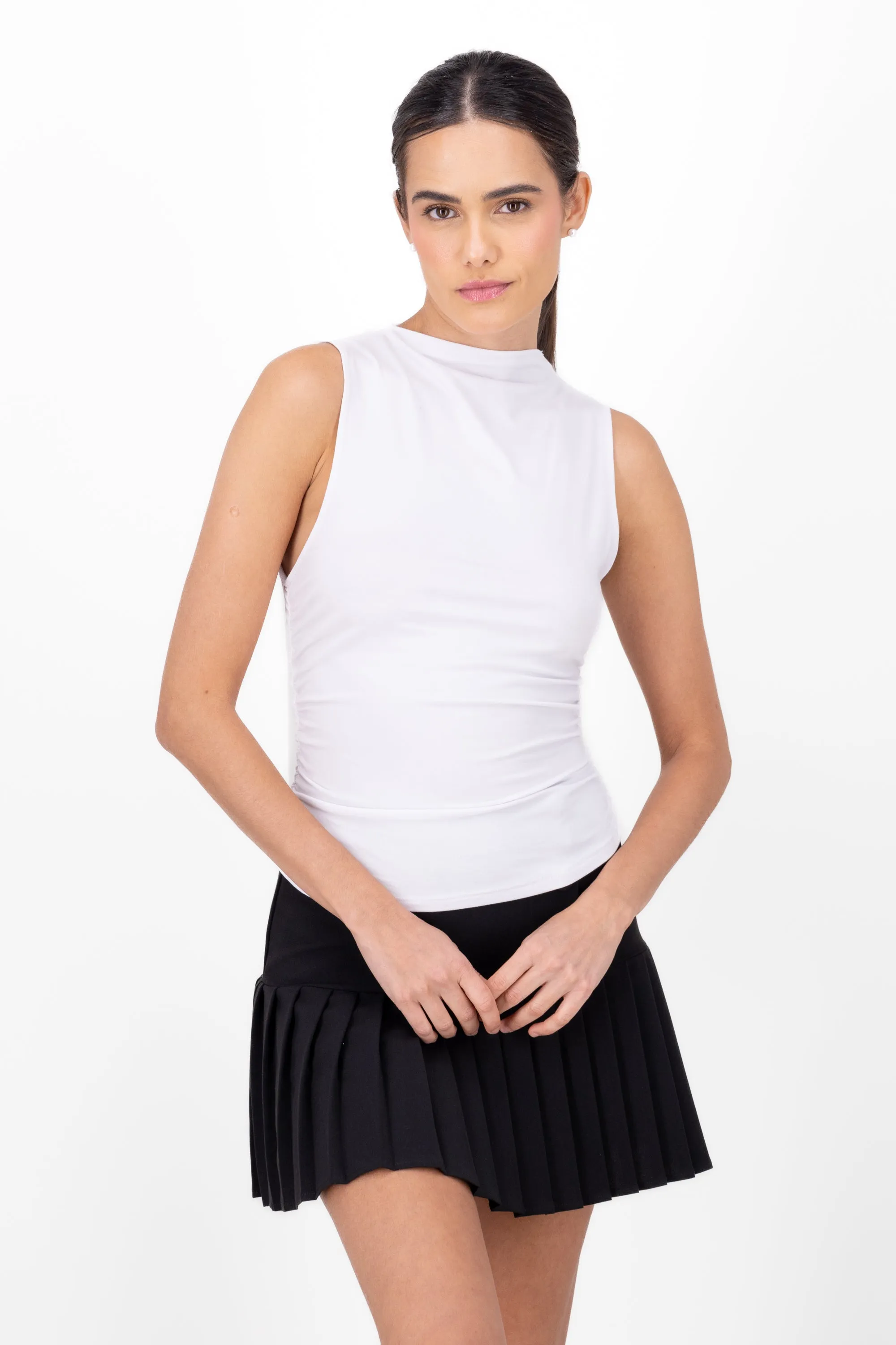 Top frunce costado sin mangas sold by Shasa