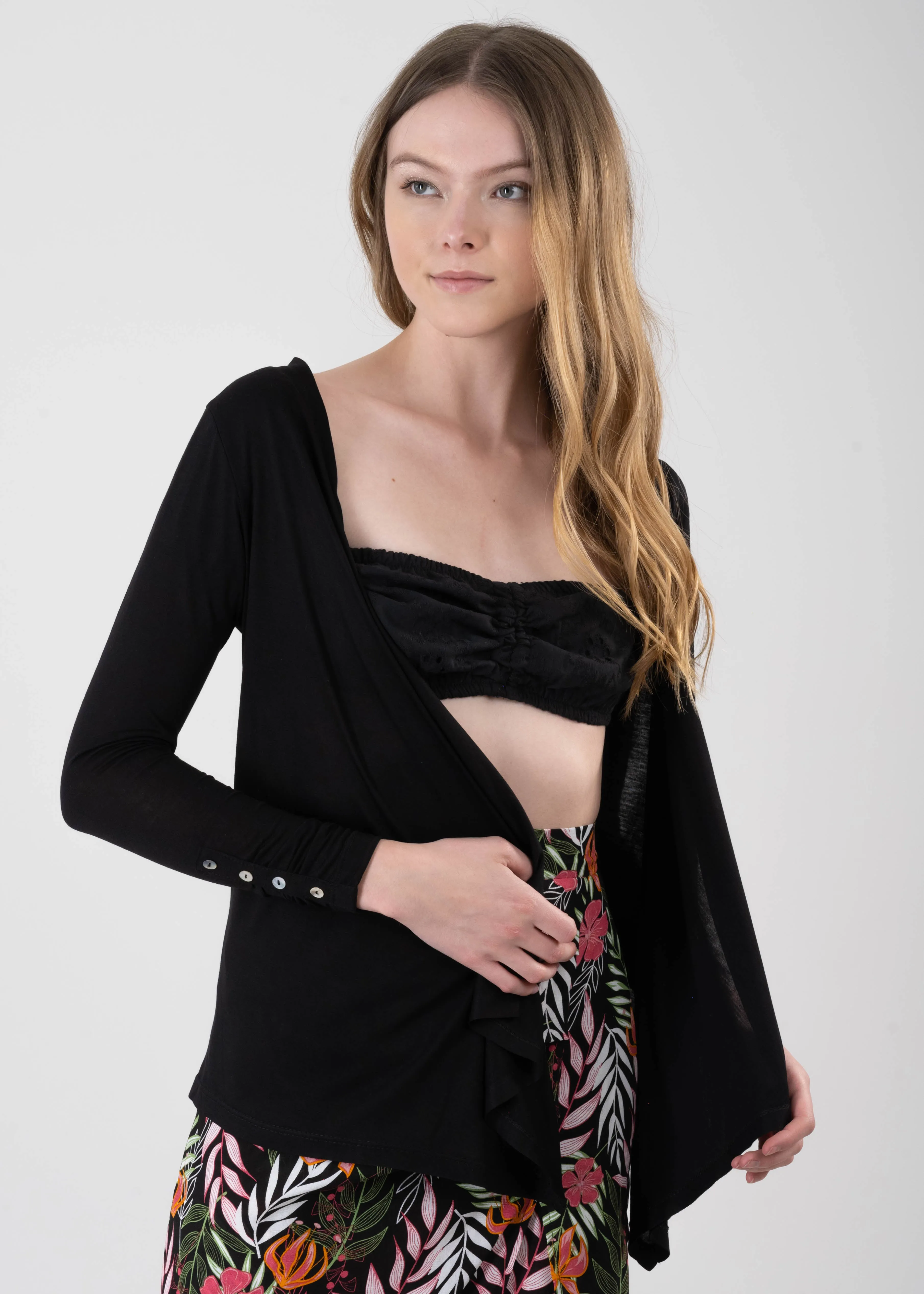 Cárdigan botones manga sold by Shasa