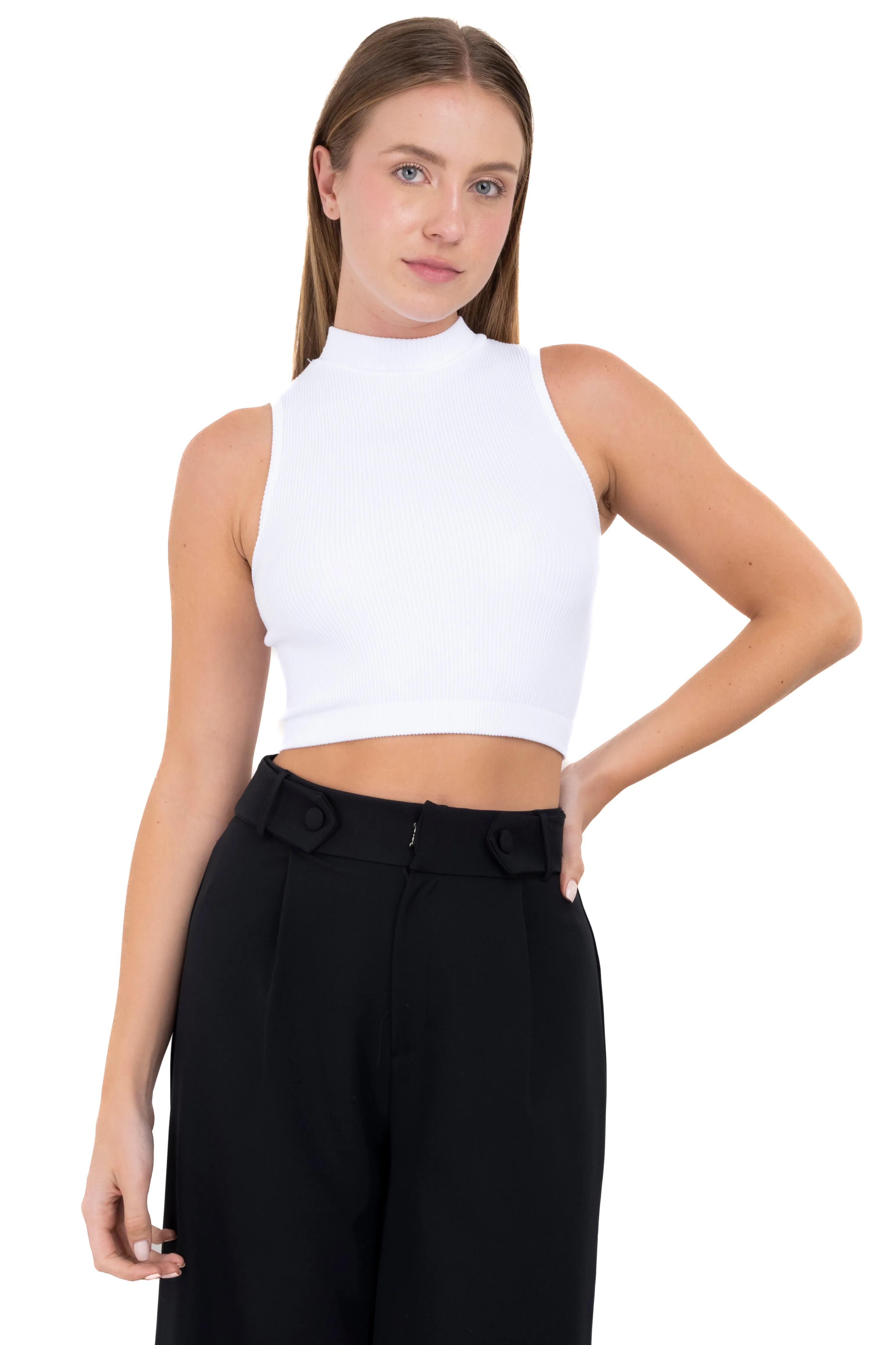 Top acanalado cuello redondo sold by Shasa