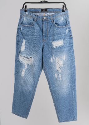 Jeans baggy destrucciones sold by Shasa