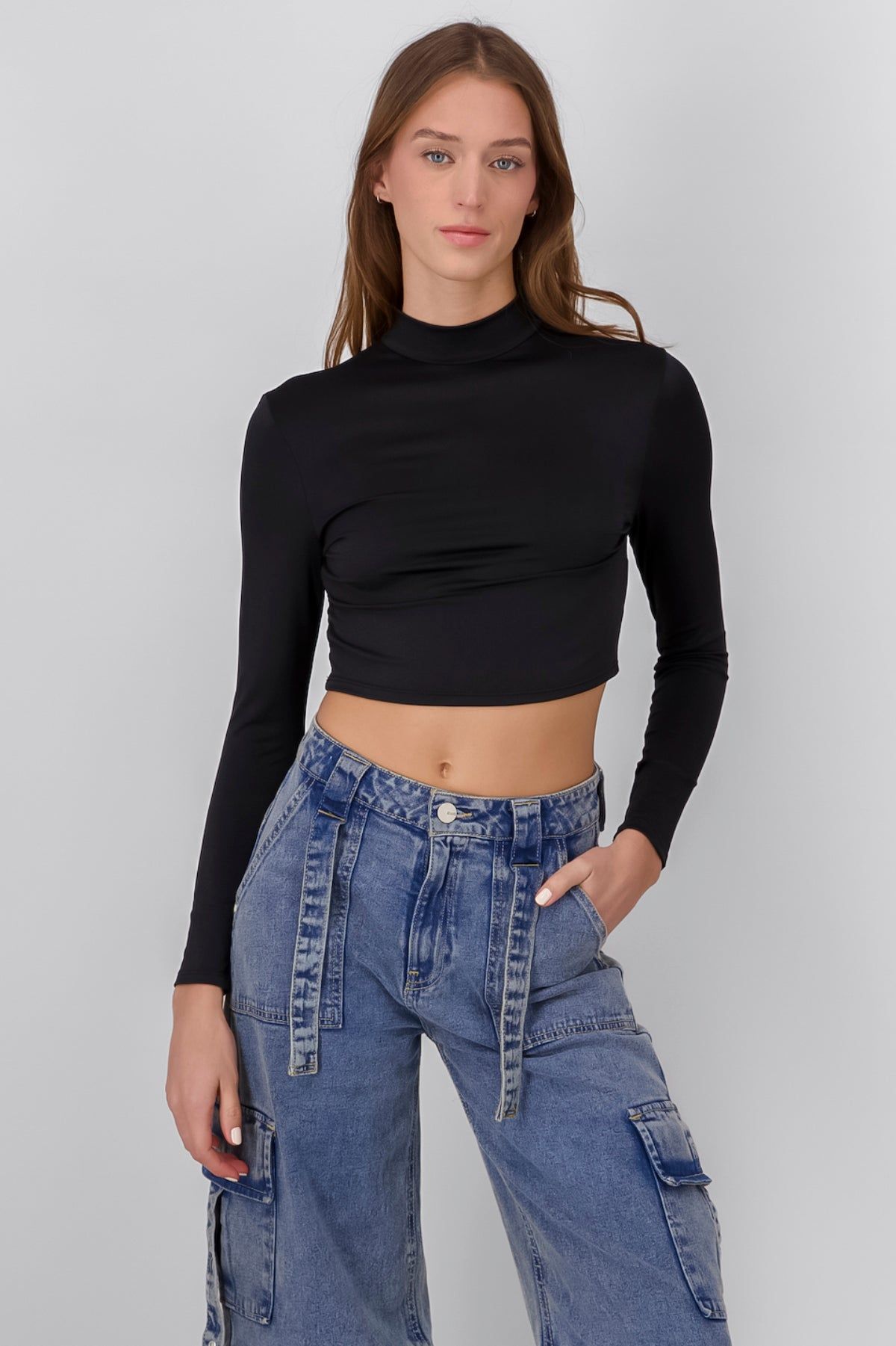 Top manga larga cuello alto sold by Shasa product image thumbnail 2