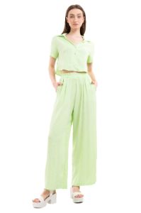 Pantalón amplio recto liso sold by Shasa