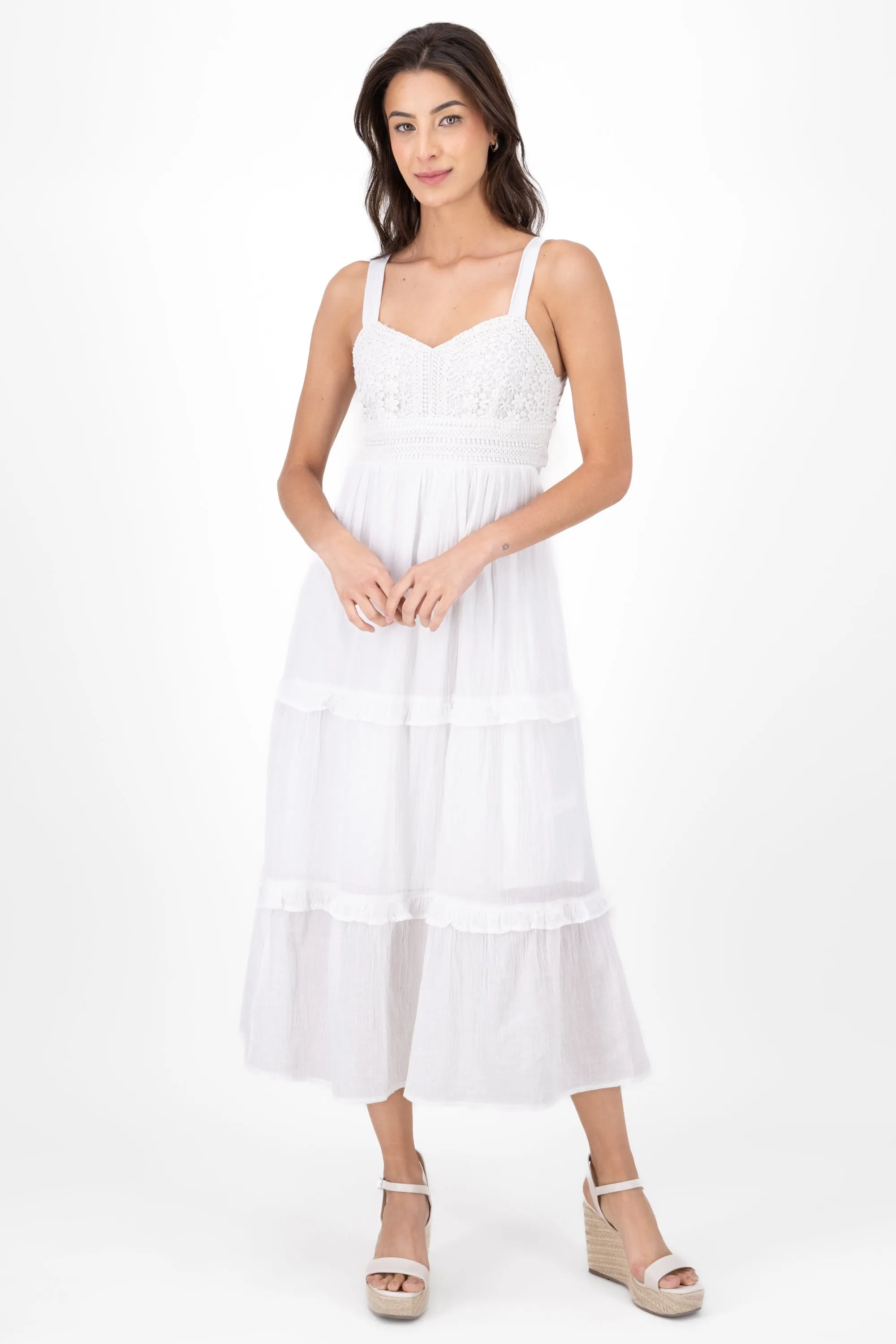 Vestido maxi con detalle crochet sold by Shasa product image thumbnail 2