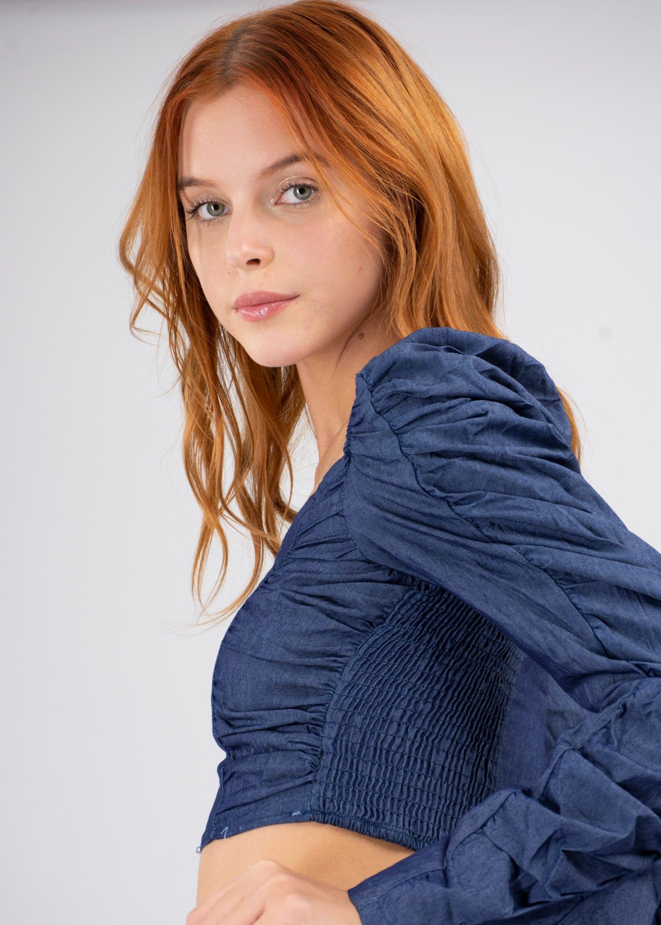 Blusa manga larga plisado denim sold by Shasa