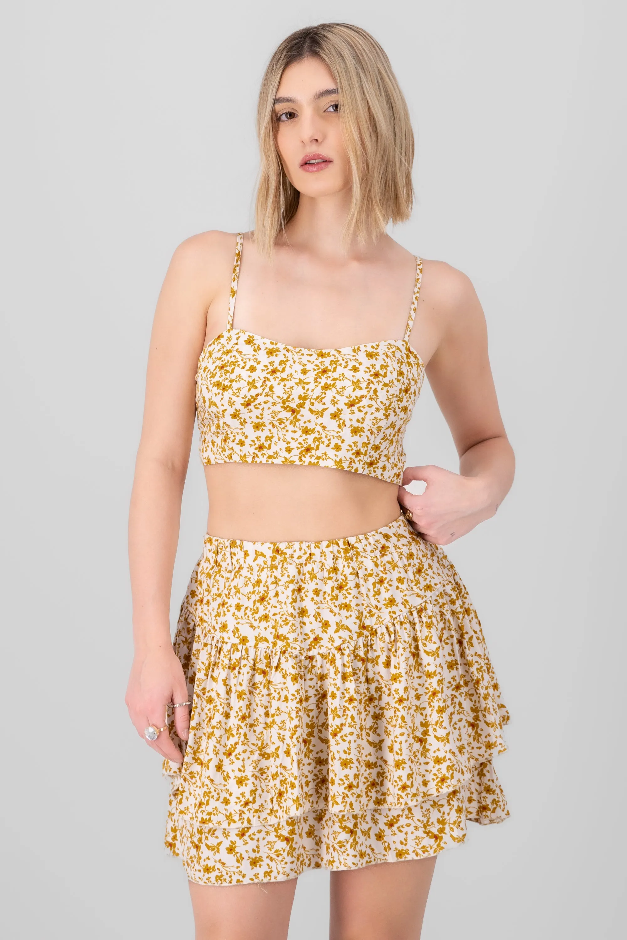 Crop top flores sold by Shasa