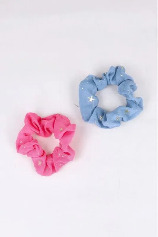 Set 2 scrunchie estrellas sold by Shasa