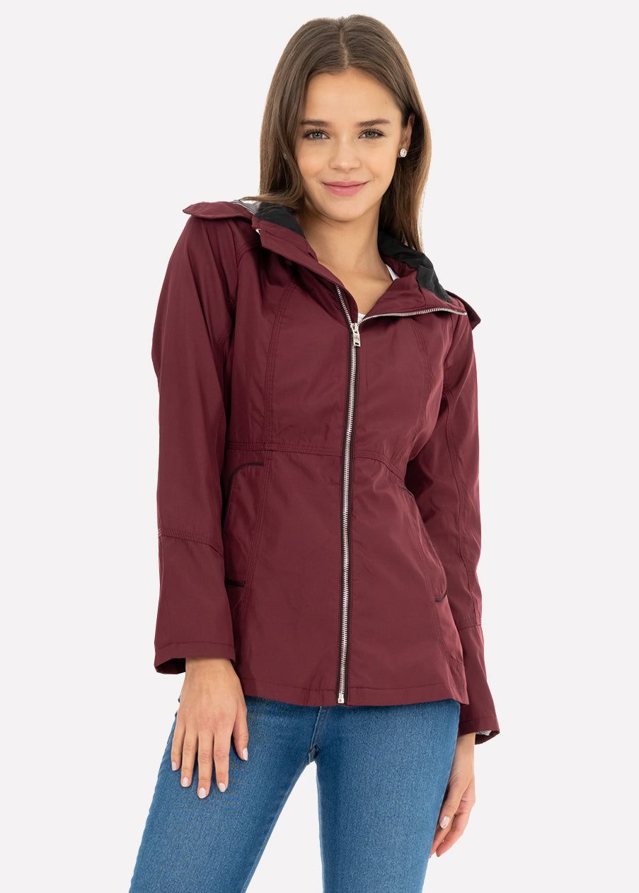 Parka con gorro sold by Shasa