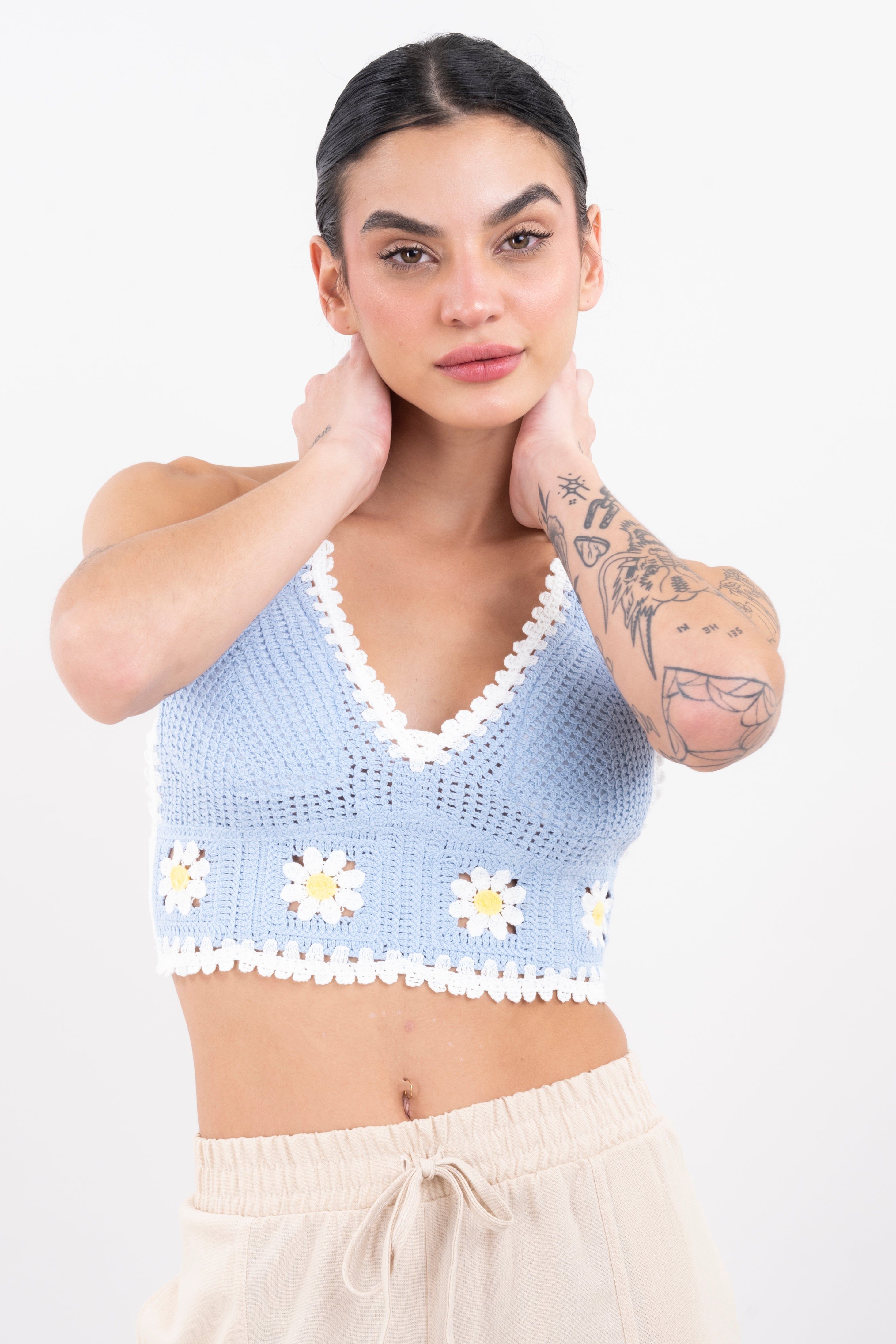 Top crop crochet flores sold by Shasa