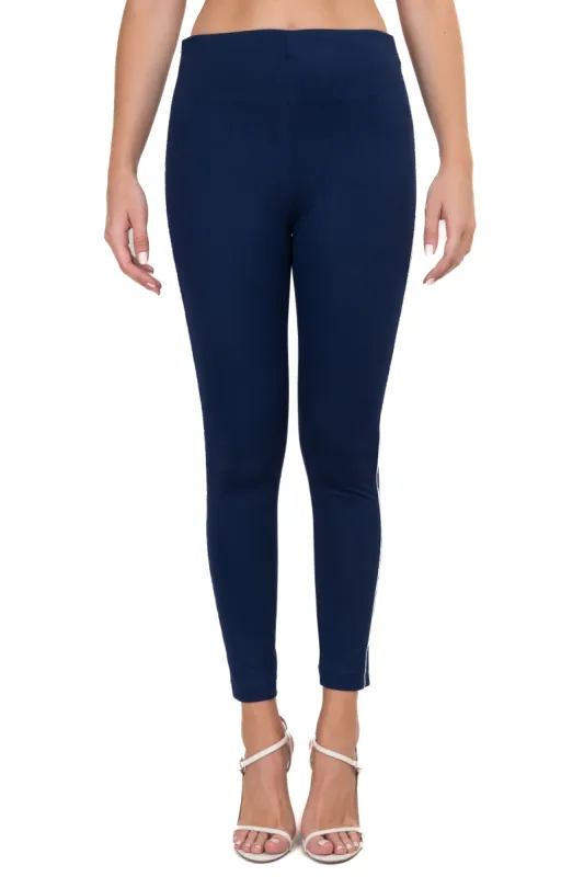 Pantalón liso brillos sold by Shasa