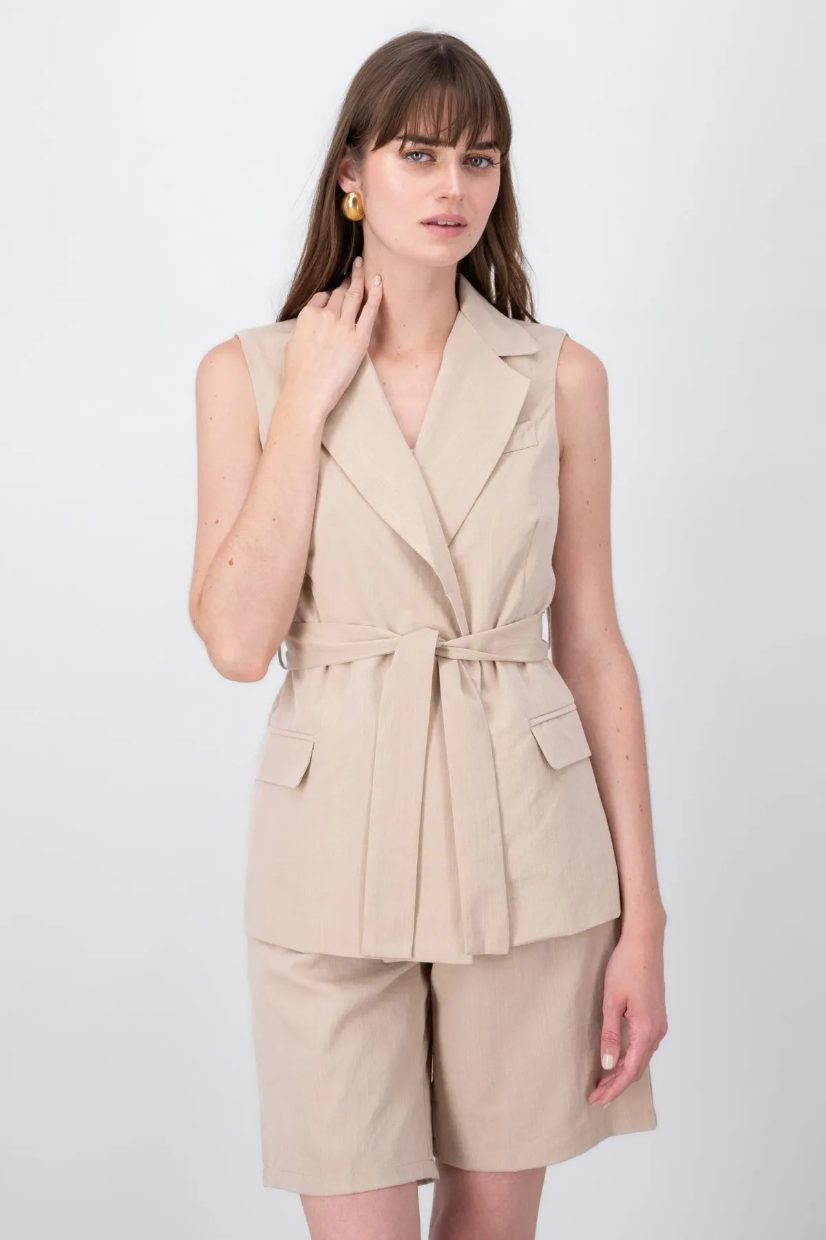 Chaleco Largo Con Cinta Hypsters sold by Shasa