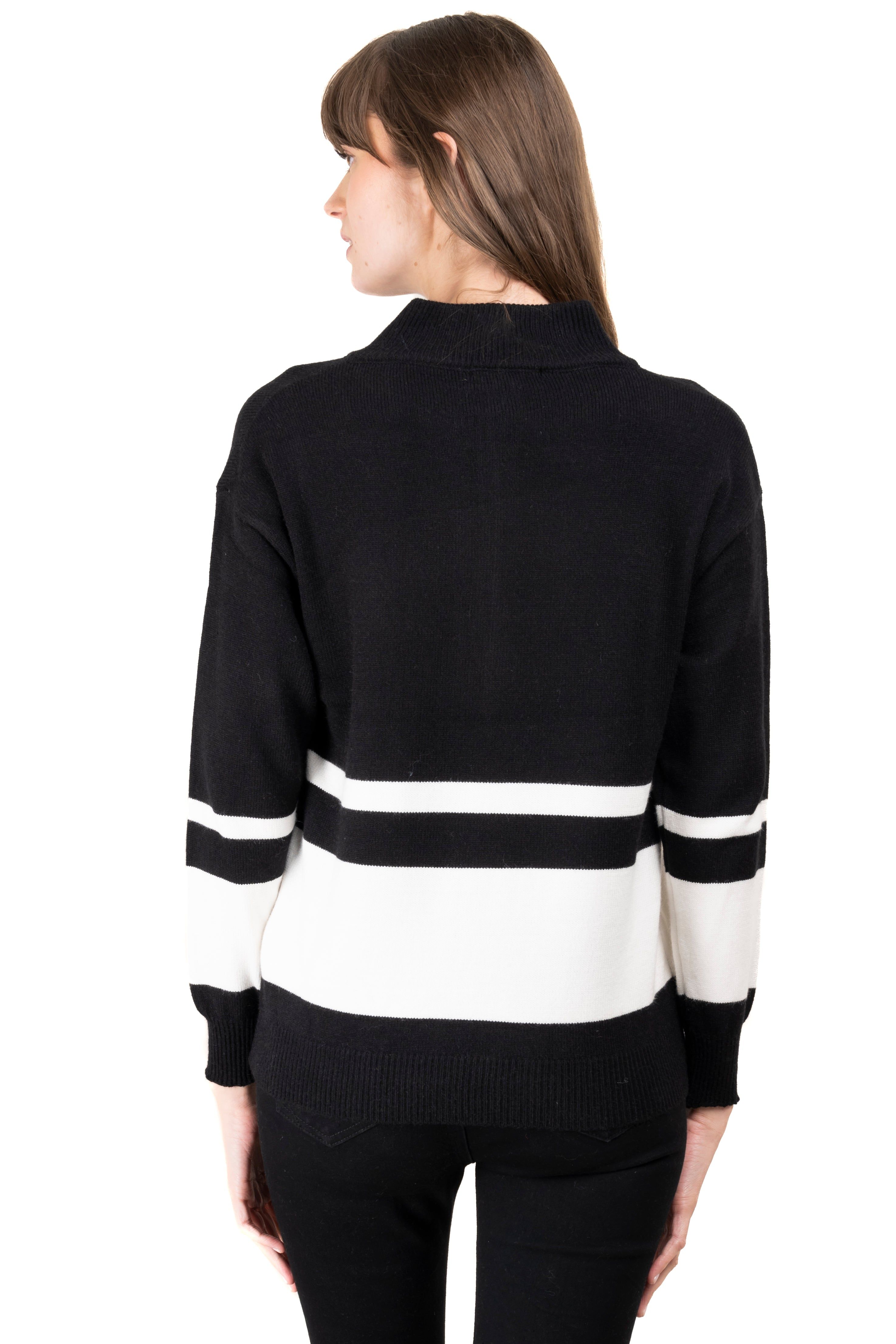 Sueter raya detalle cierre sold by Shasa product image thumbnail 4