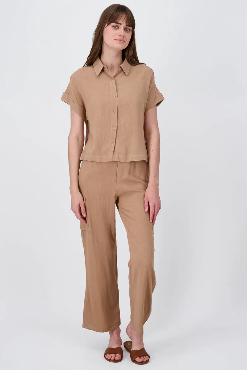 Pantalon Lino Detalle Bolsas Cargo sold by Shasa