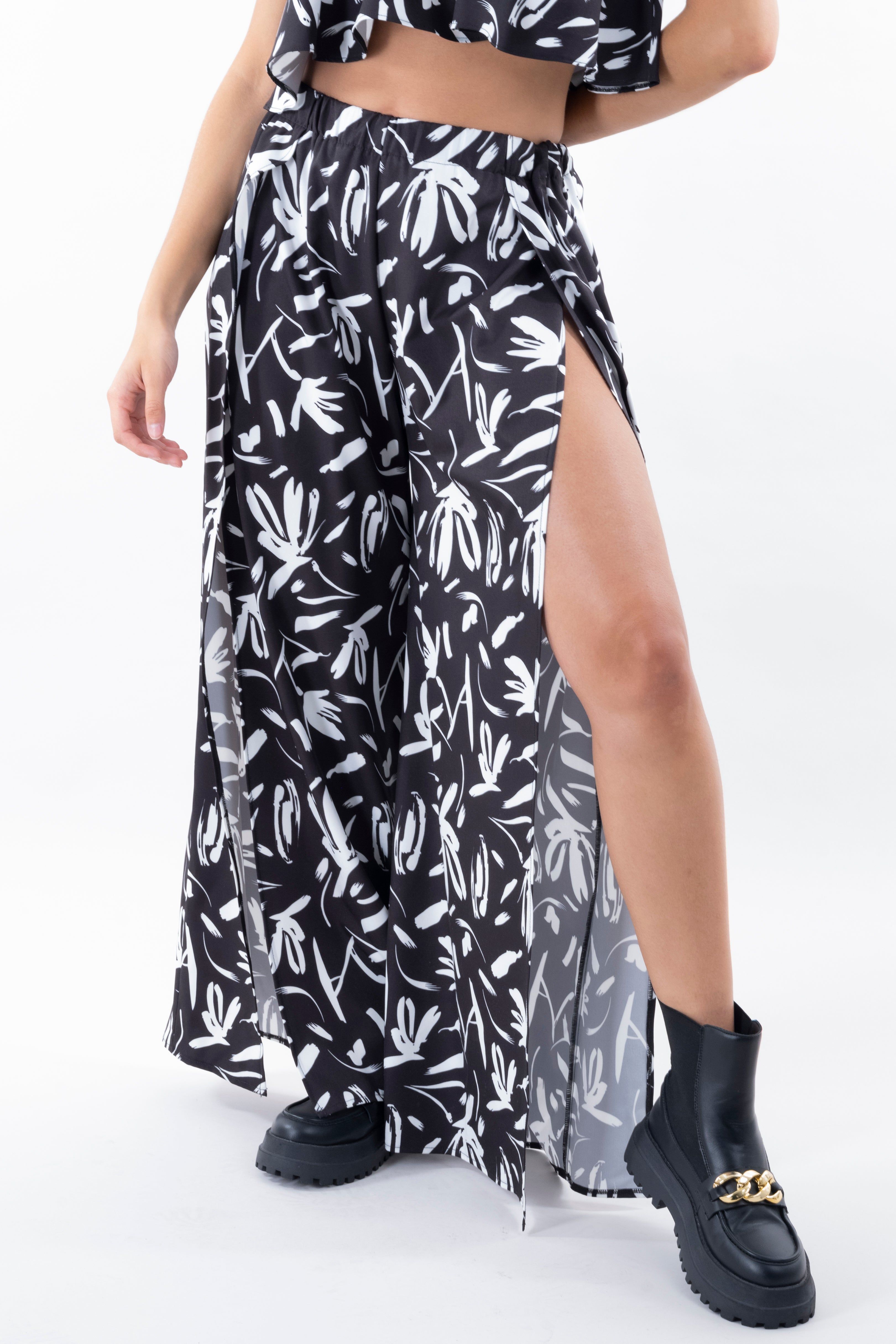 Pantalón wide leg flores sold by Shasa