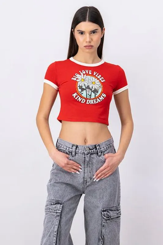 Playera Crop Frase Flores sold by Shasa