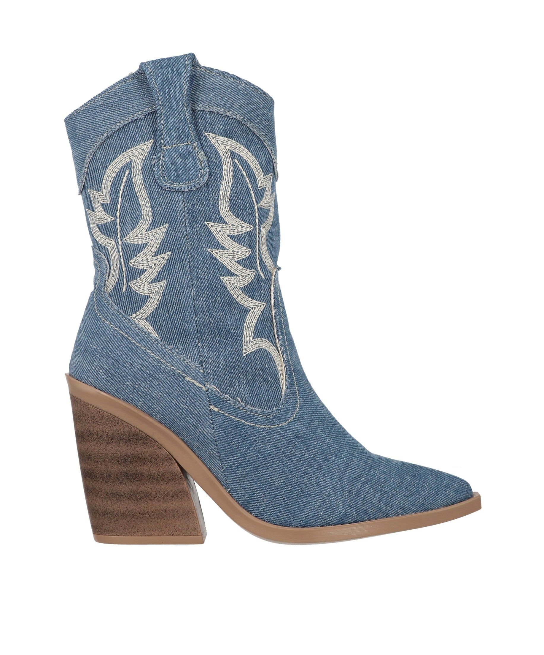 Botín vaquero bordado sold by Shasa