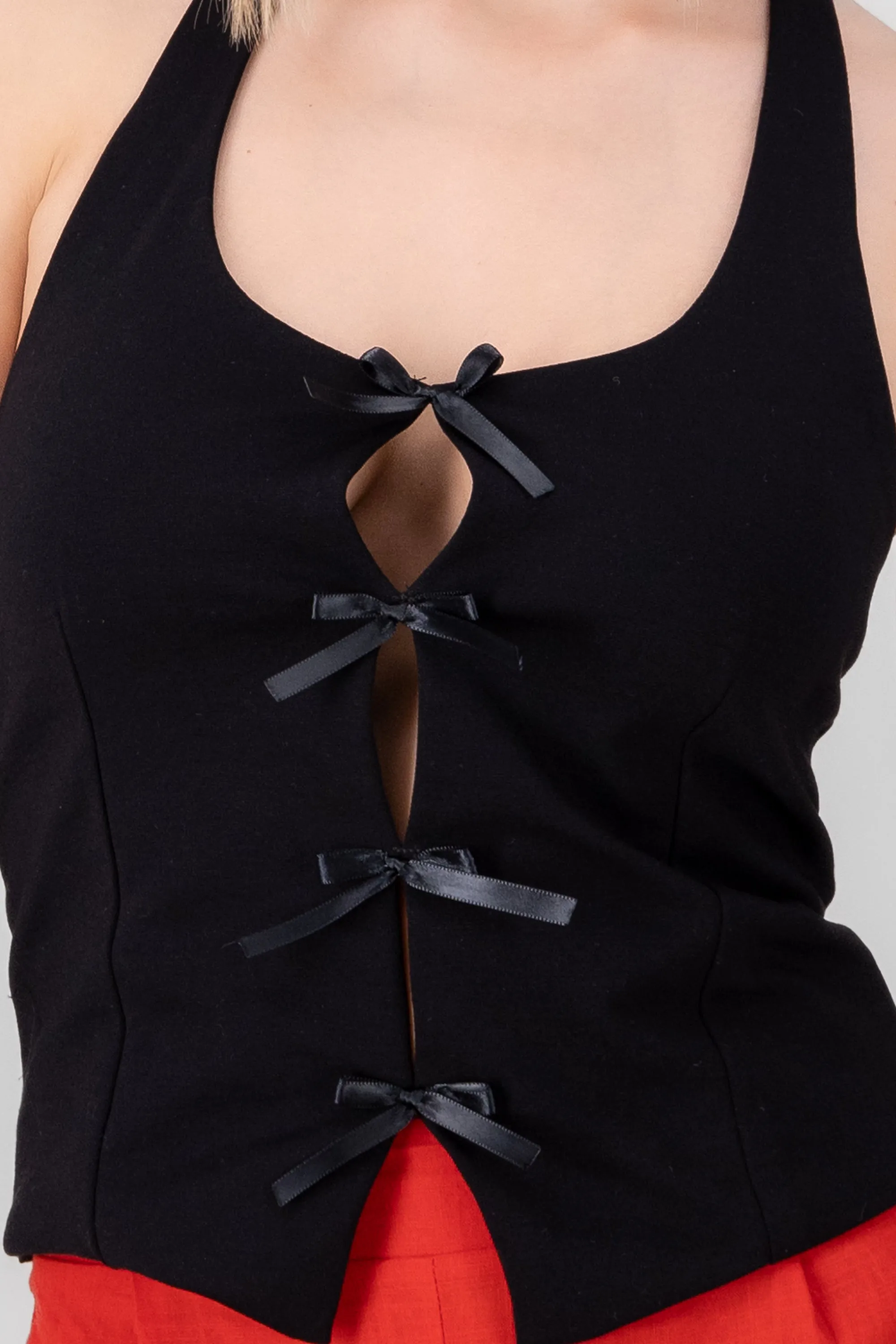 Top halter detalle moños sold by Shasa product image thumbnail 5