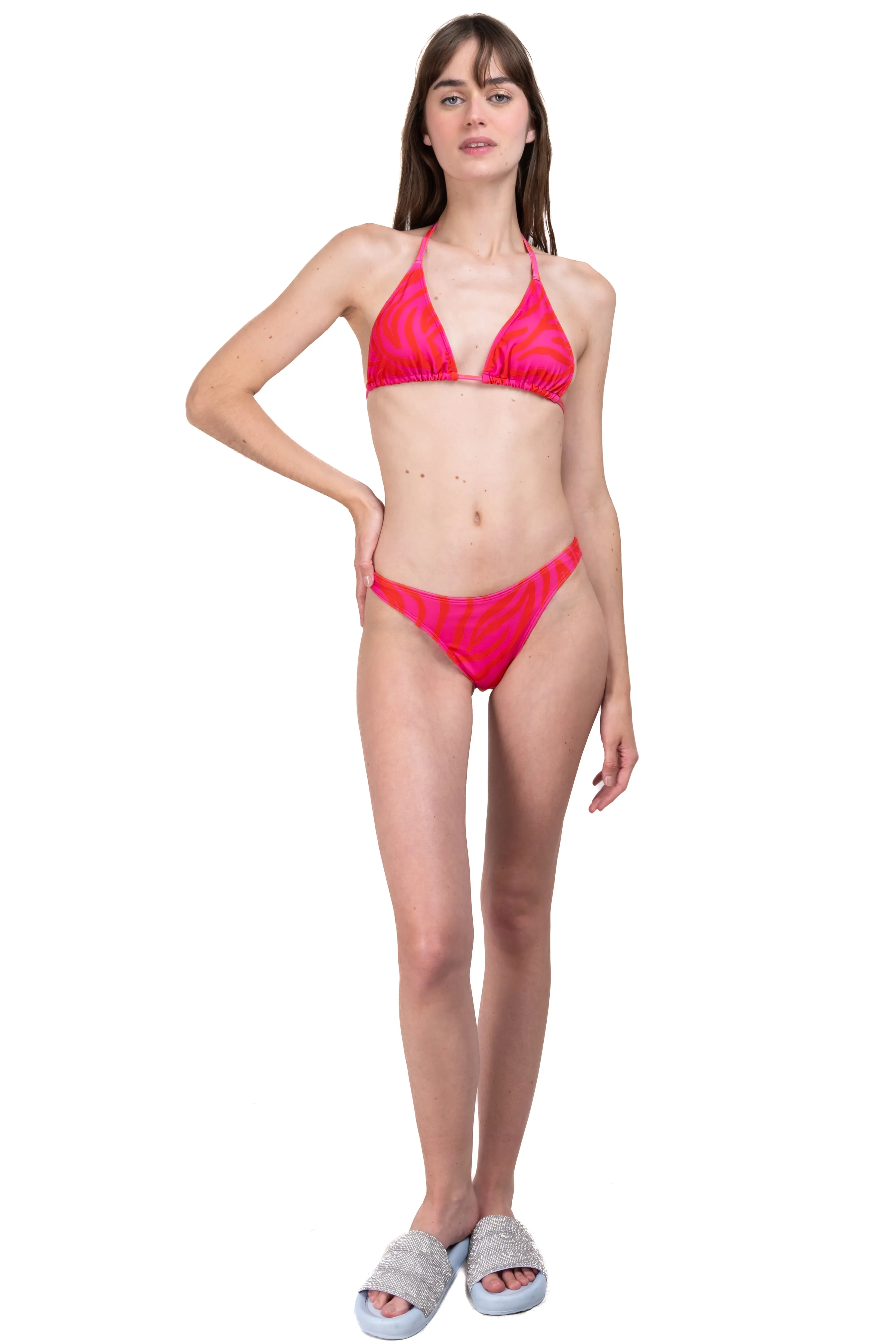 Bikini detalle amarrado frente estampado lineas sold by Shasa