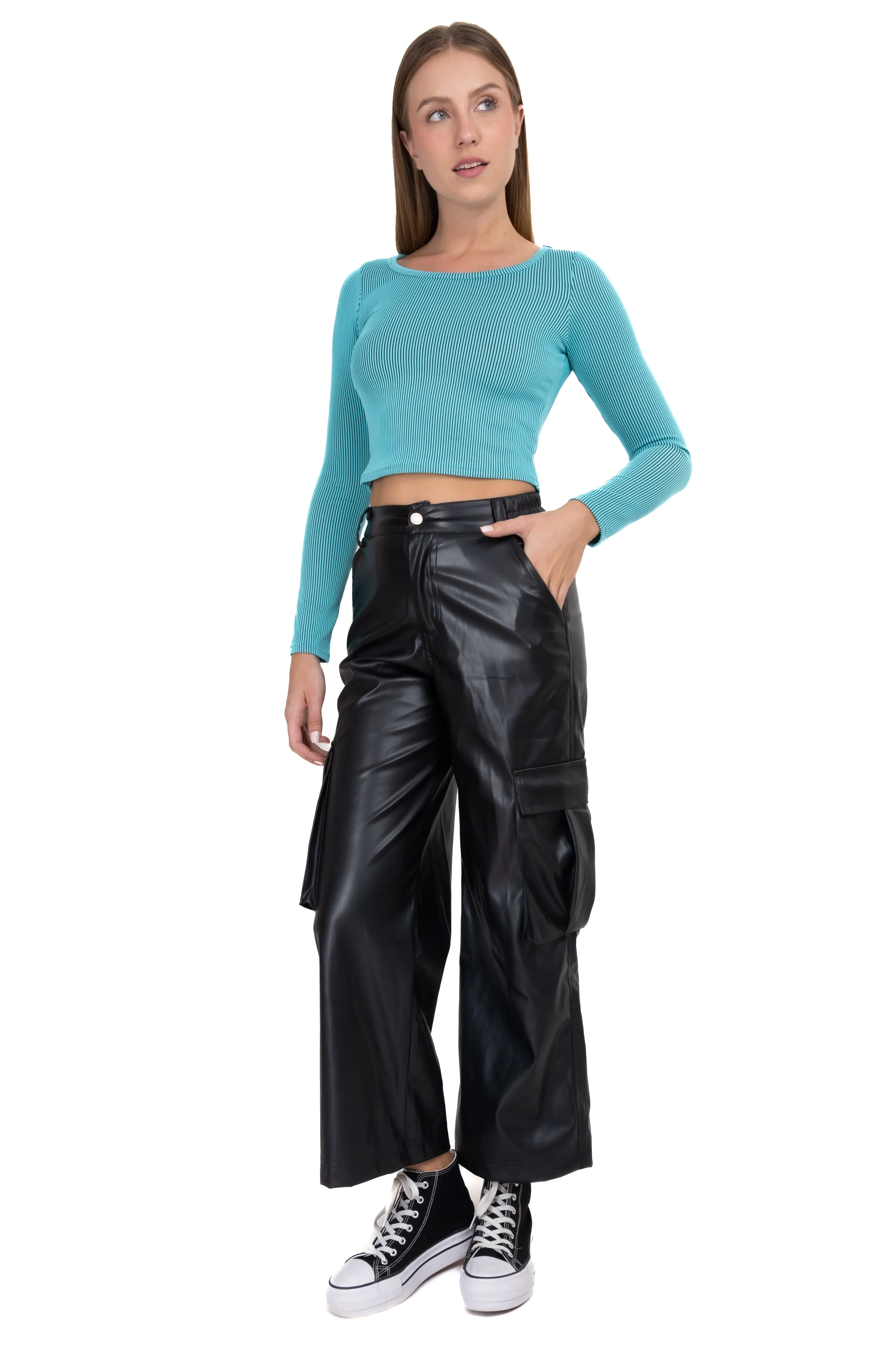 Pantalón efecto piel bolsos cargo sold by Shasa product image thumbnail 2