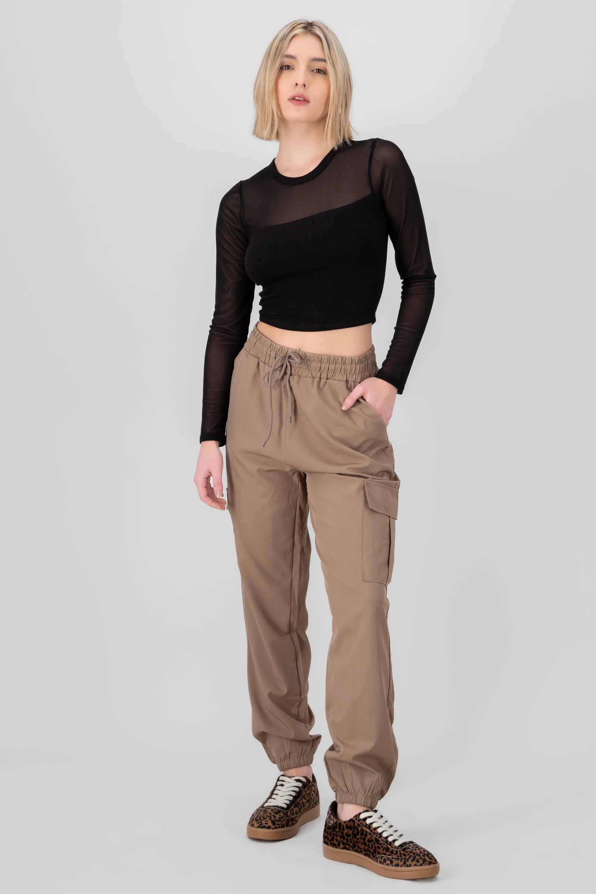 Pantalón Cargo Monocolor Bolsas sold by Shasa