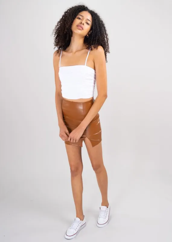 Falda Mini Lisa Abertura Pierna Efecto Piel sold by Shasa