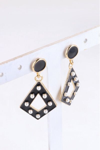 Aretes Triangulo Perlas Color sold by Shasa product image thumbnail 3
