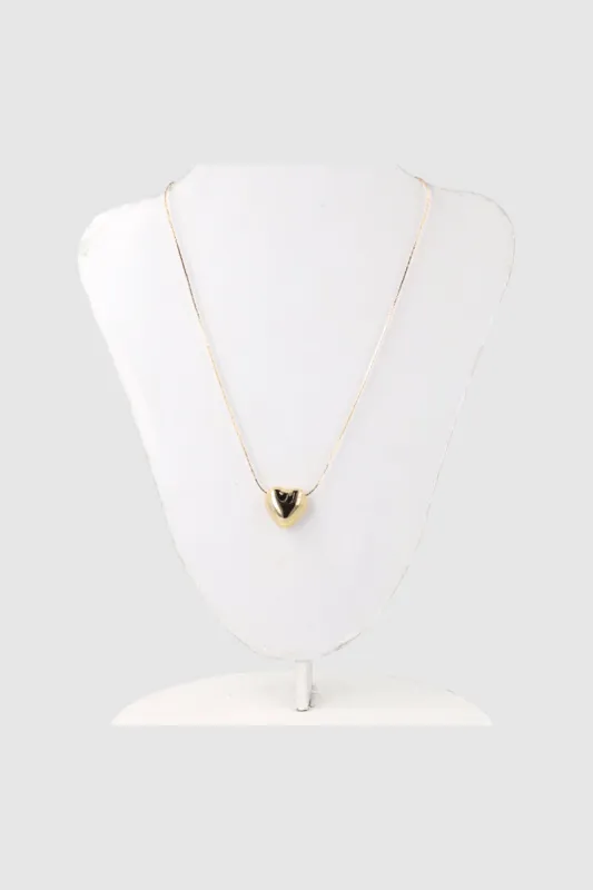 Collar corazón inflado sold by Shasa