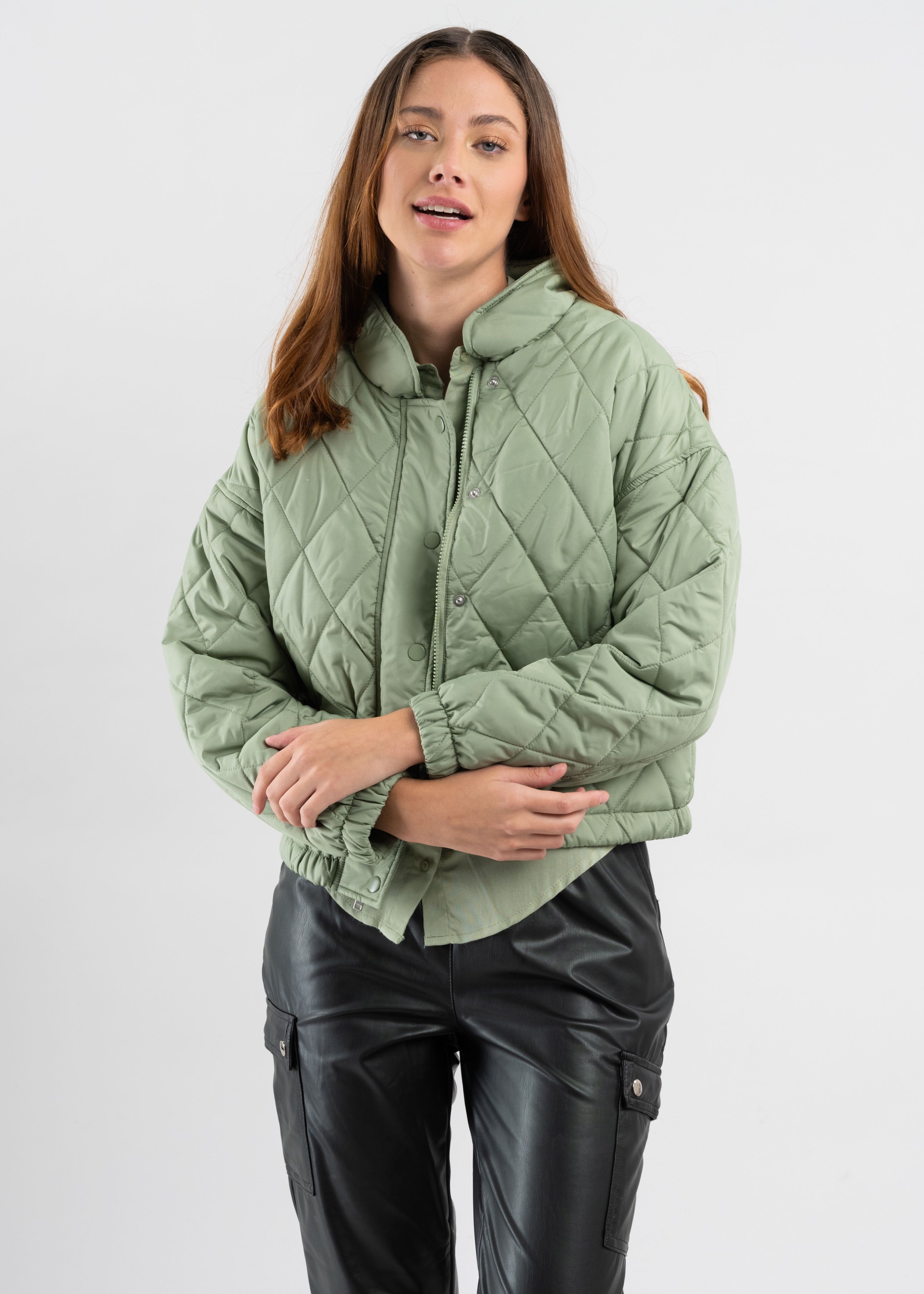 Chamarra capitonada bolsillos sold by Shasa