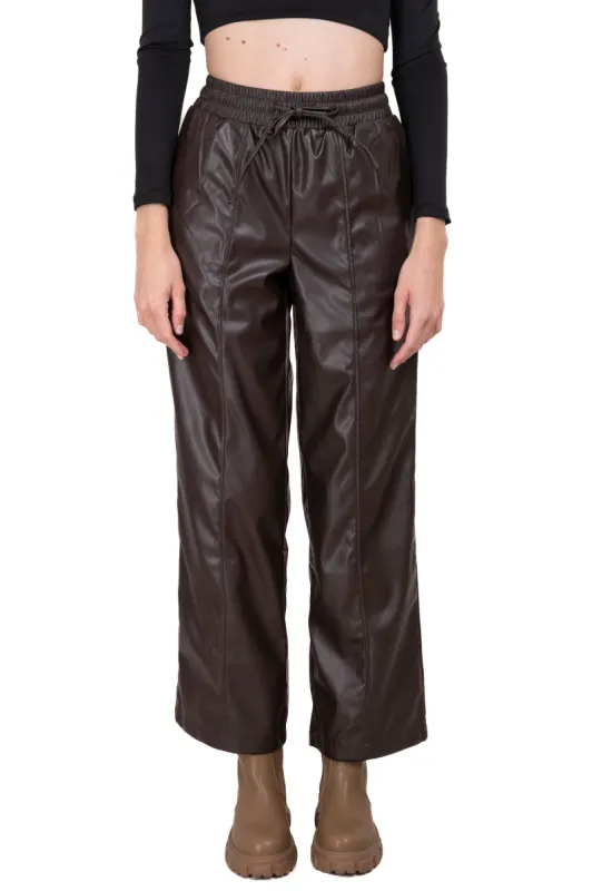 Pantalón efecto piel cintura elástica sold by Shasa