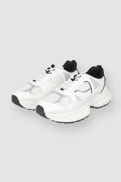 Tenis Deportivo Cortes Y Contrastes sold by Shasa