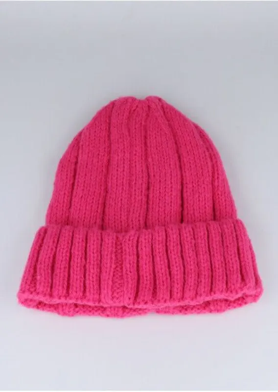 Gorro tejido canalado sold by Shasa
