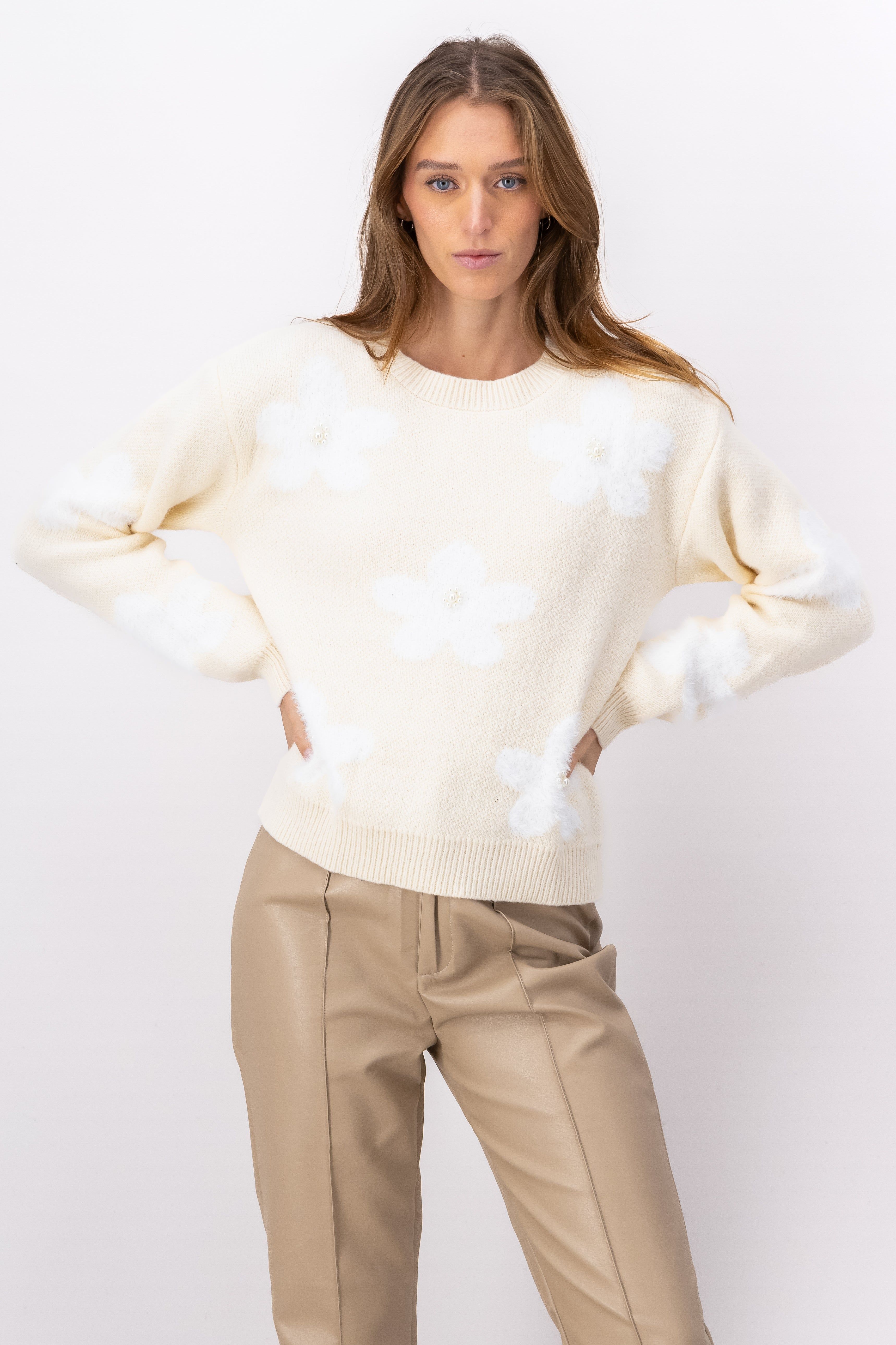 Suéter punto flores perlas sold by Shasa product image thumbnail 2