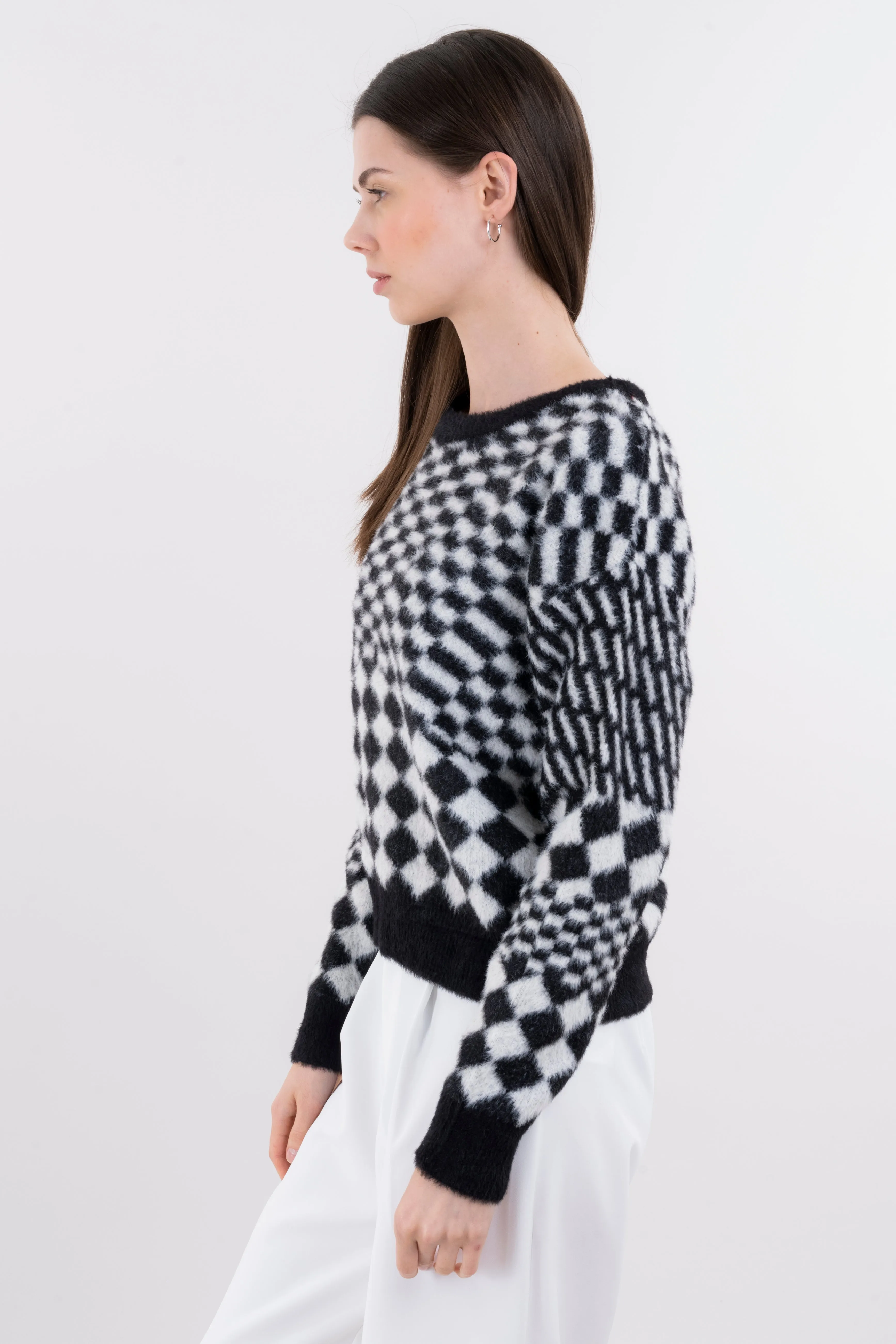 Suéter peluche ajedrez sold by Shasa product image thumbnail 3