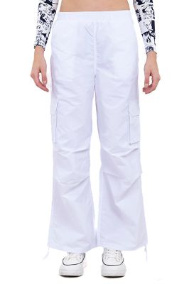 Pantalón parachute cargo bolsillos sold by Shasa