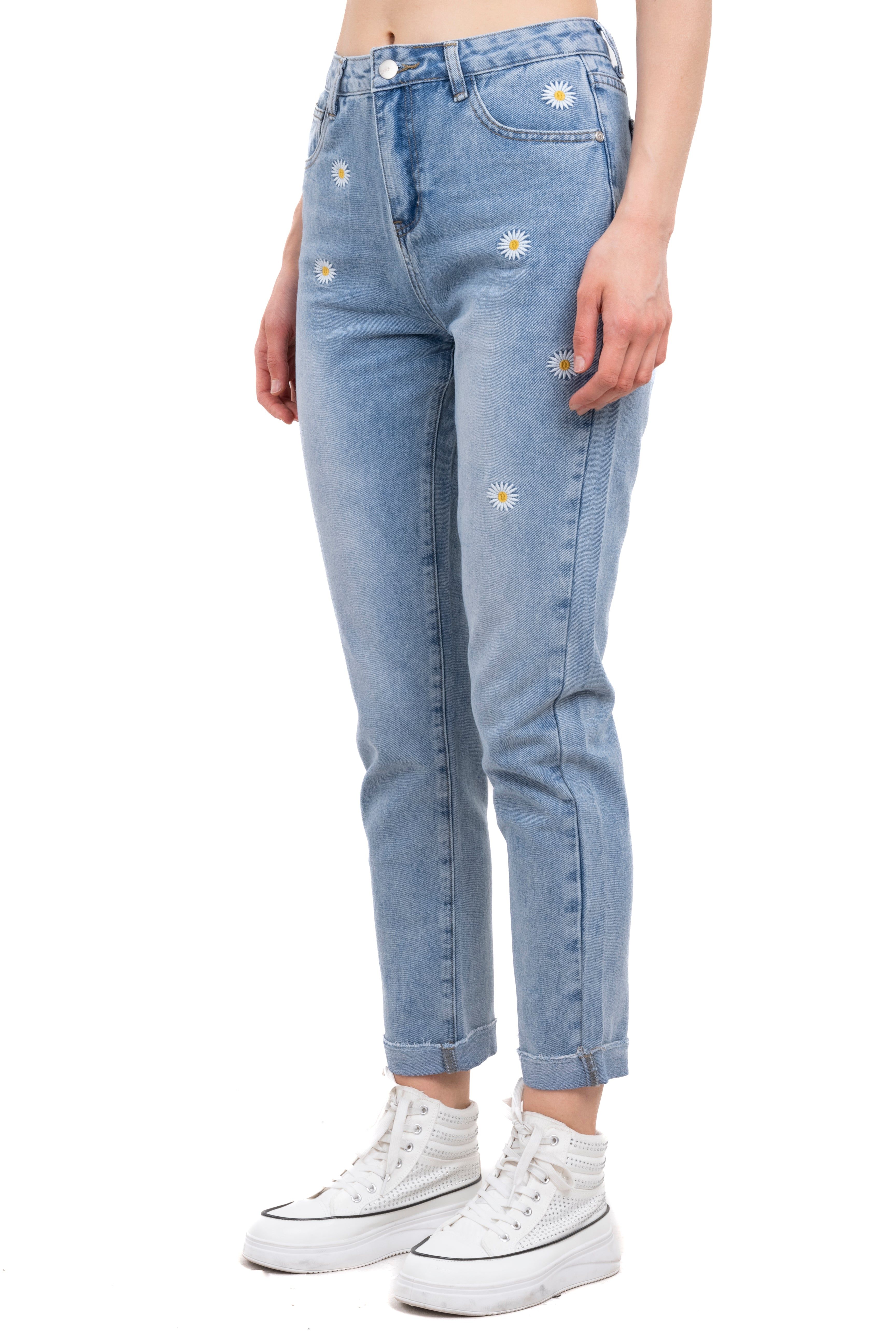 Mom jeans cintura alta bordado margaritas sold by Shasa product image thumbnail 3
