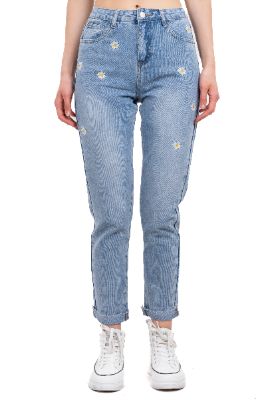 Mom jeans cintura alta bordado margaritas sold by Shasa