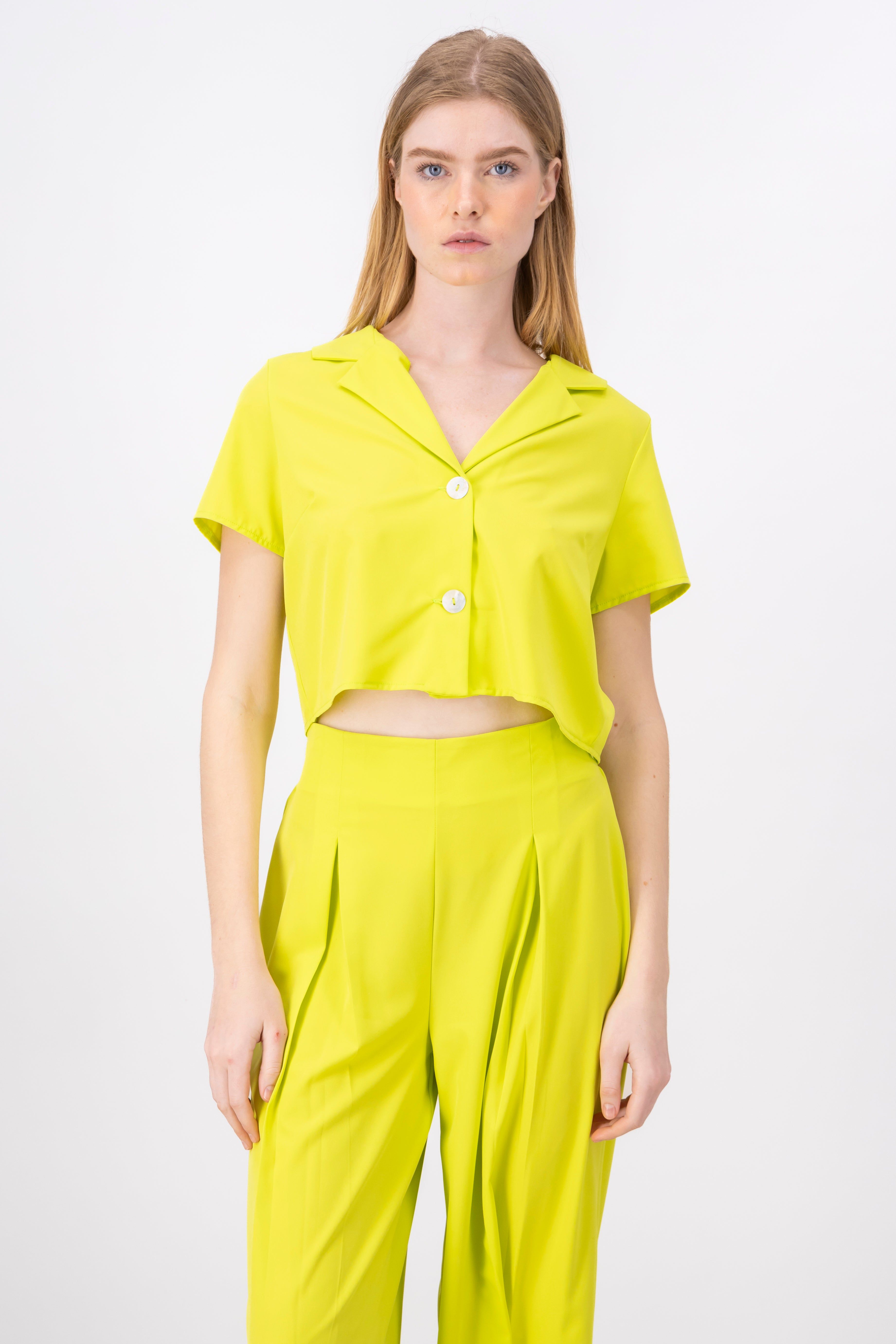 Camisa crop solapa botones sold by Shasa product image thumbnail 2