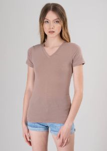 Playera manga corta escote v liso sold by Shasa