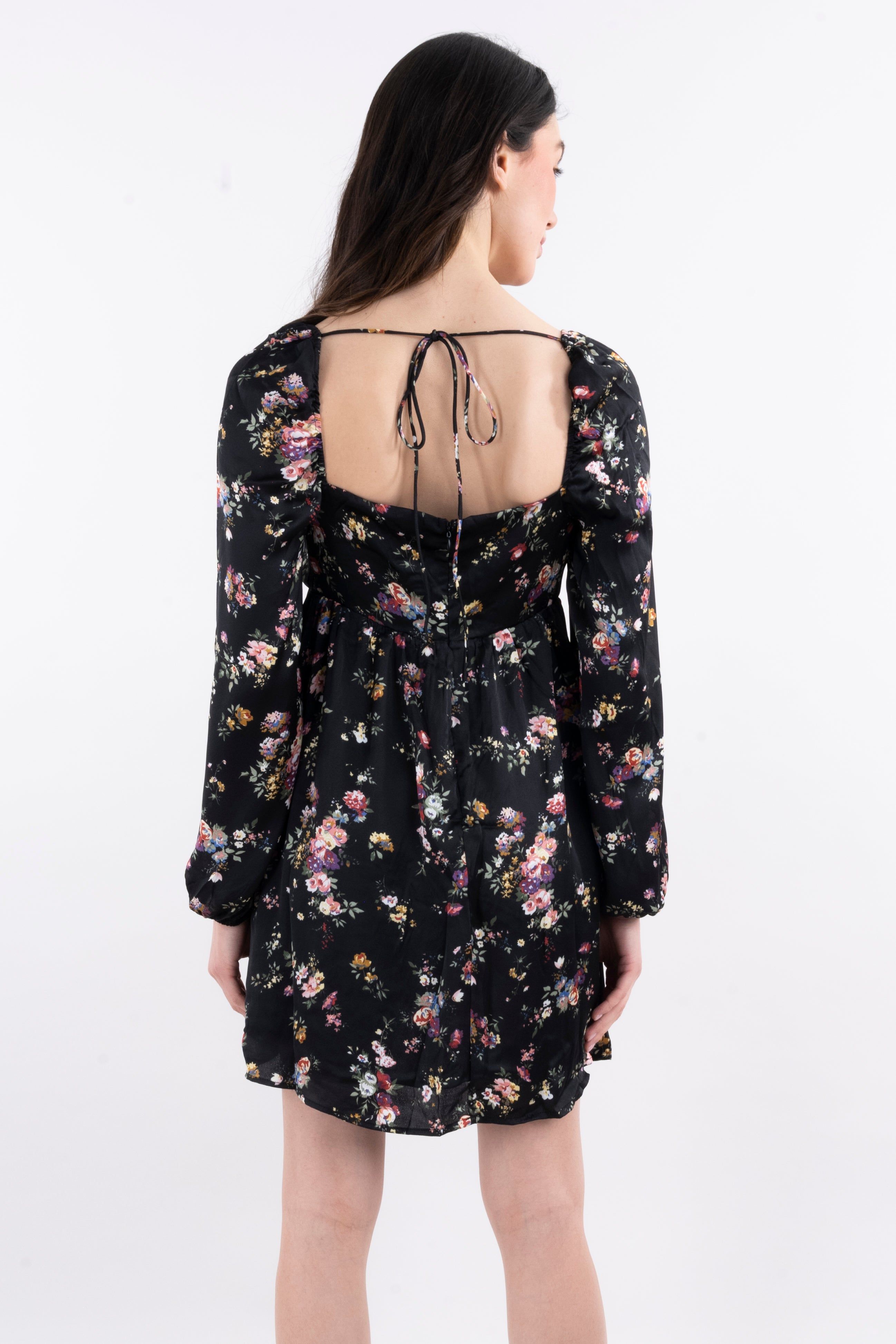 Vestido mini estampado flores satín sold by Shasa product image thumbnail 4