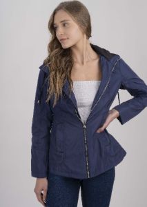 Parka con gorro sold by Shasa
