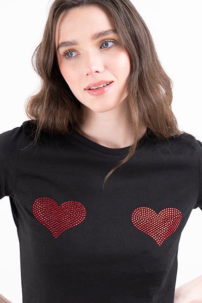 Playera corazones brillos sold by Shasa